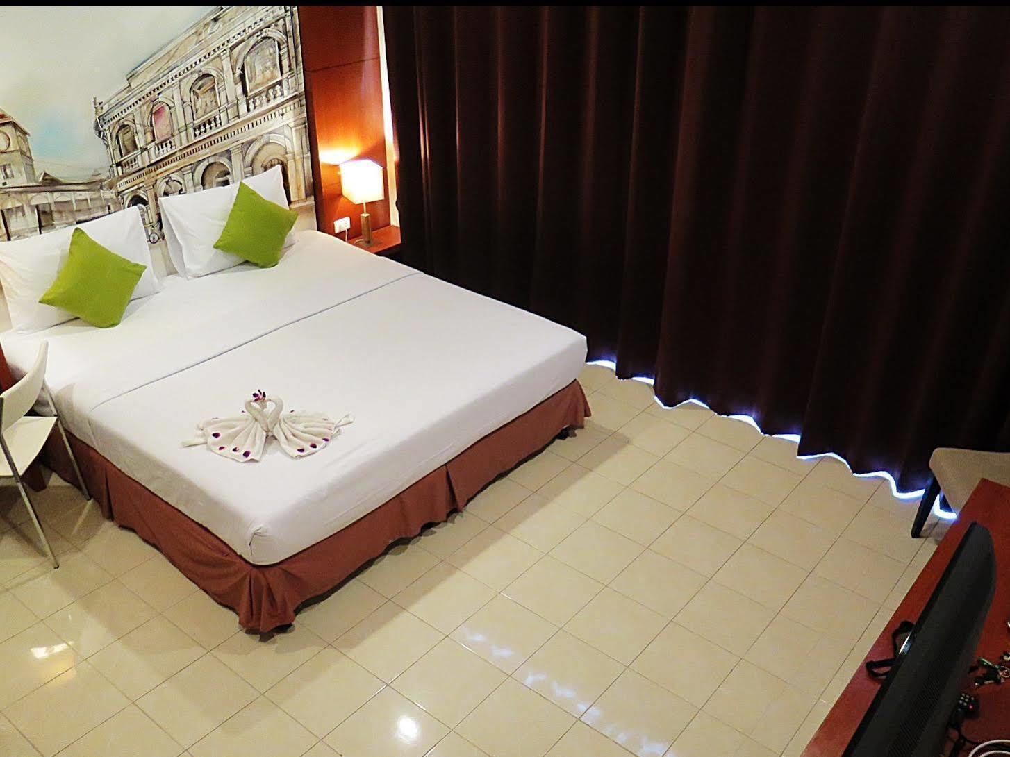 Sugar Ohana Poshtel Phuket Dış mekan fotoğraf