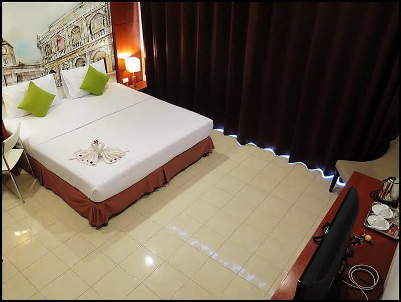 Sugar Ohana Poshtel Phuket Dış mekan fotoğraf